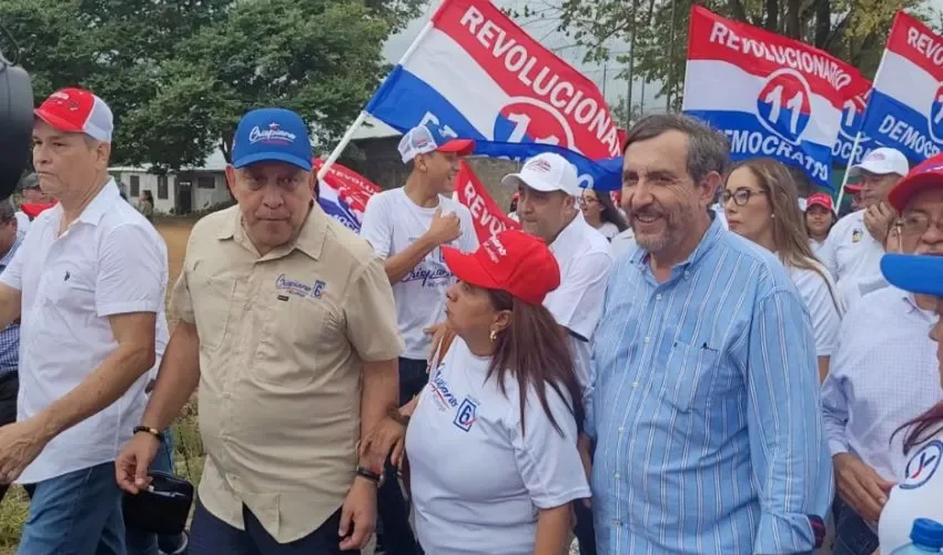 Simpatizantes acompañaron a Adames. 