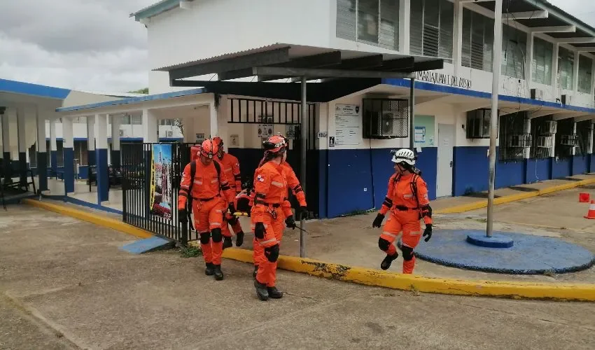 Personal voluntario del Sinaproc se mantuvo alerta. 