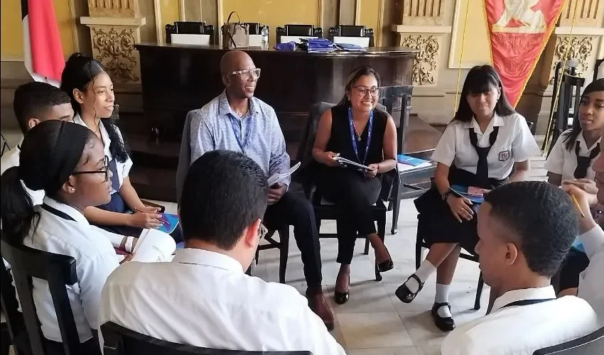 La reunión permitió la participación de los estudiantes. 