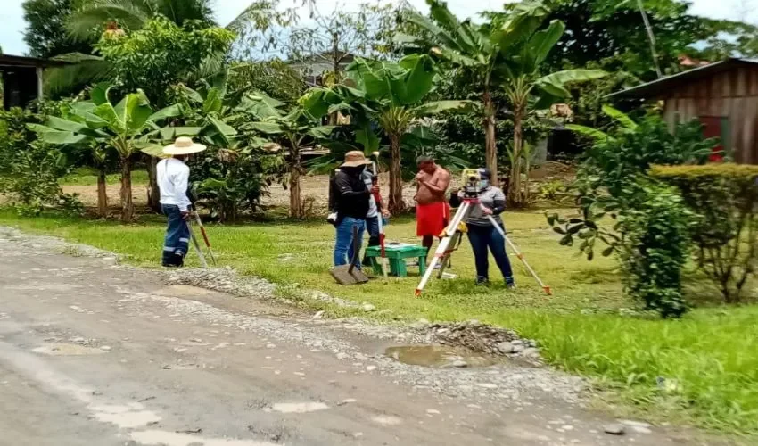 Las familias esperan tener sus tierras.