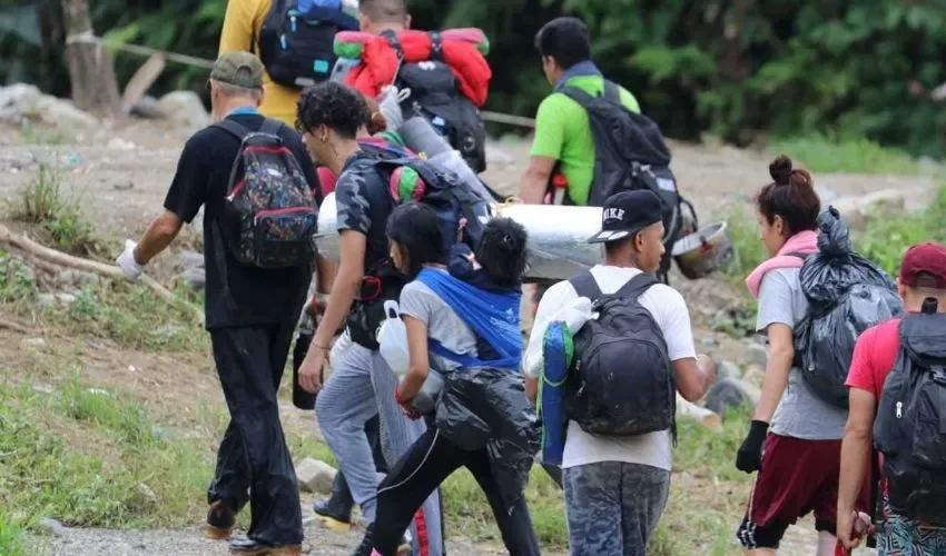 Cada día siguen llegando más personas al país. 