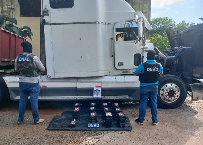  Aprehenden a ciudadano tico con 56 paquetes de presunta droga en Guabalá 