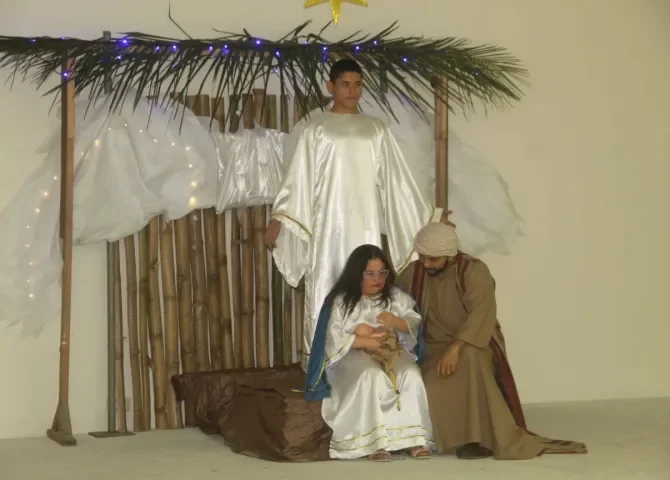  Estudiantes de la Escuela Vocacional Especial se destacan con la obra teatral 'Jesús La Verdadera Navidad' 