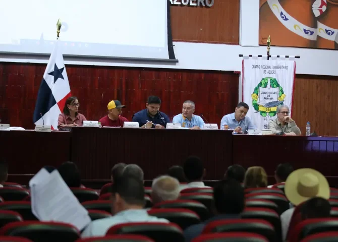  Realizan consulta ciudadana sobre proyecto de reformas a la Ley de la CSS en Azuero y Coclé 